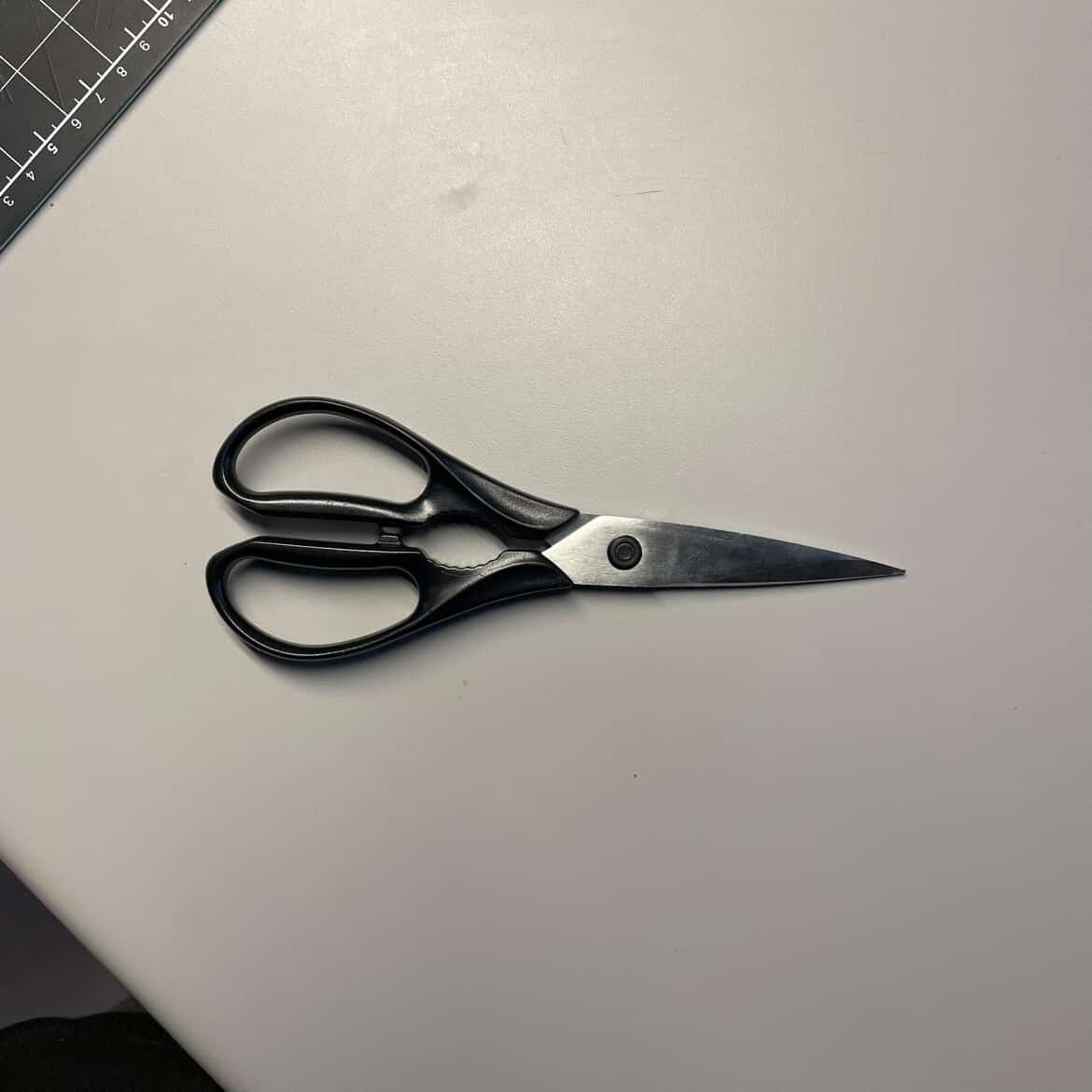 An interaction depicting the opening and closing of scissors.